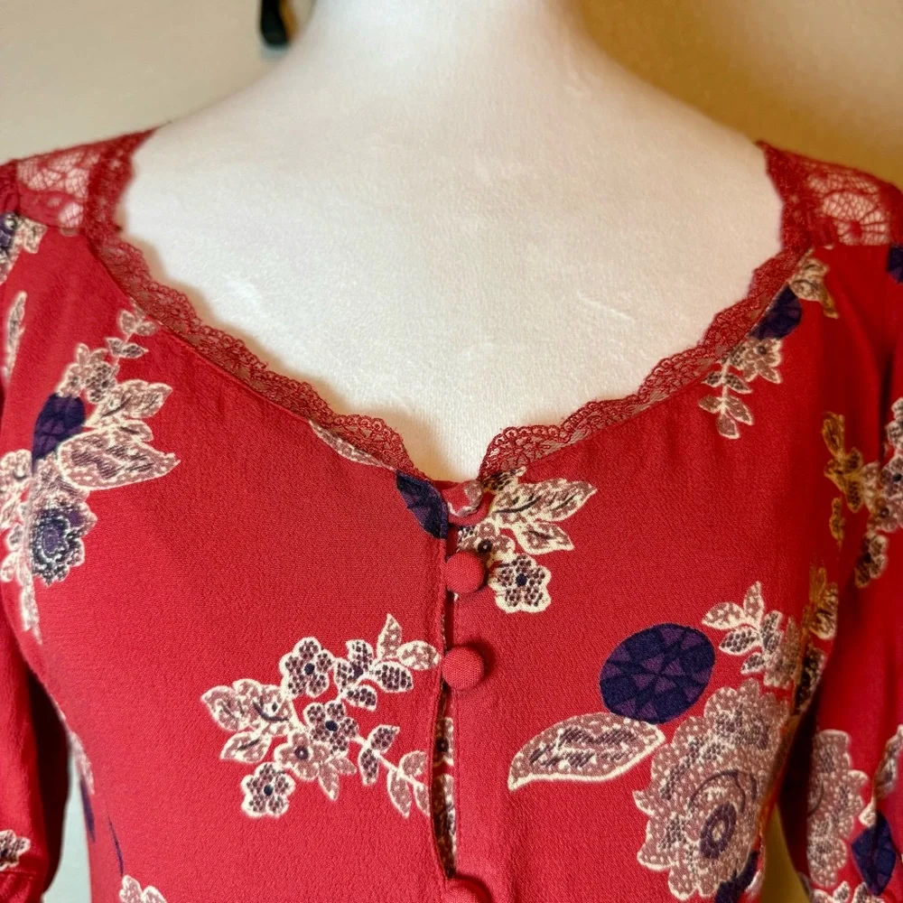 Free People Red Floral Lace Back Puff Sleeve Button Up Boho Top Size Small - Picture 3 of 14